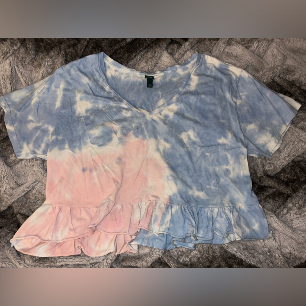 Target - Tie dye cropped shirt